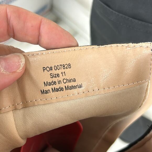 Journee Collection Women’s 11 Black Faux Leather Knee High Heeled Boots NEW - Picture 11 of 13